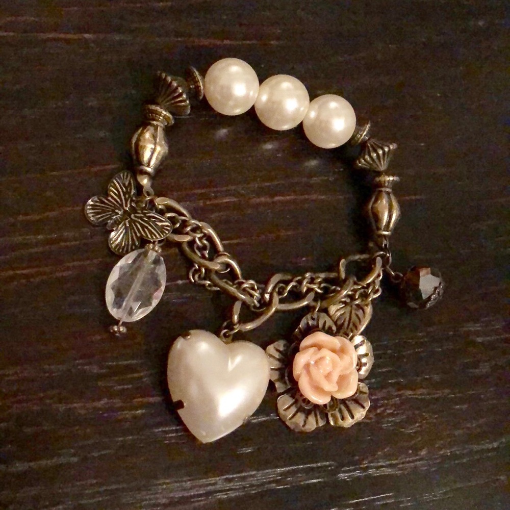 Pretty Little Charm Bracelet 🌹